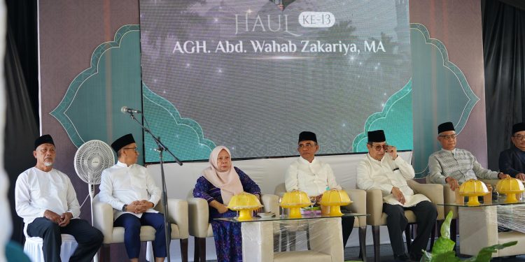 Asisten Pemerintahan dan Kesra Hadiri Haul ke-13 Anregututta Abd. Wahab Zakariya