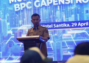 Plt Asisten Perekonomian dan Pembembangunan Secara Resmi Membuka Muscab VII Gapensi Kota Palu