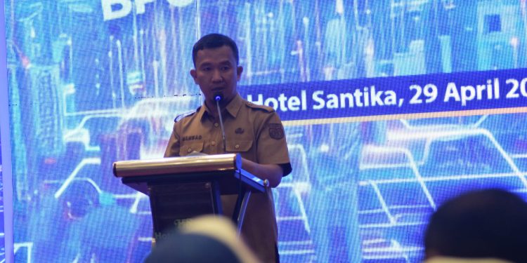 Plt Asisten Perekonomian dan Pembembangunan Secara Resmi Membuka Muscab VII Gapensi Kota Palu