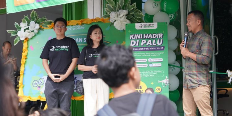 Plt Asisten Perekonomian dan Pembangunan Resmikan Pembukaan Timedoor Academy Palu