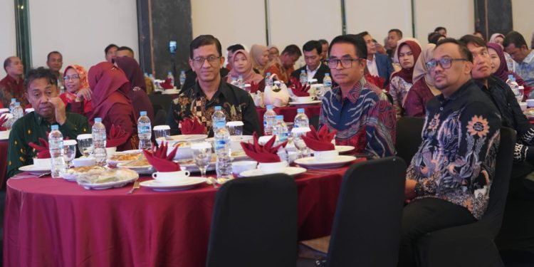 Kadis Dikbud Kota Palu Hadiri Prom Night Kelas IX Angkatan 16 SMPN Model Terpadu Madani,