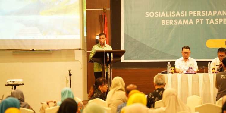 Asisten Administasi Umum Setda Kota Palu Membuka Sosialisasi  Produk BSI Bagi ASN