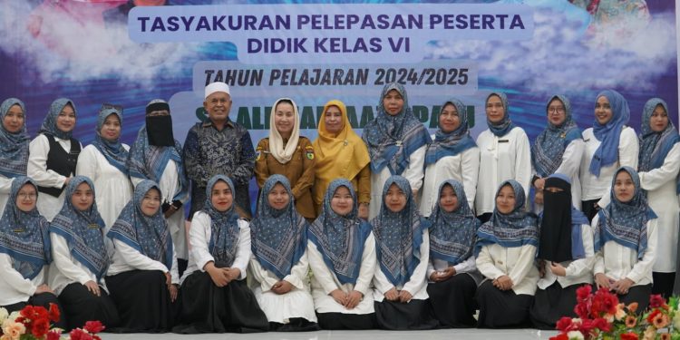 Tasyakuran Pelepasan Peserta Didik Kelas VI SD Alkhairaat 1 Palu, Ini Harapan Wawali Imelda