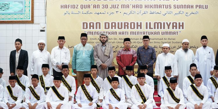Asisten Administrasi Umum Hadiri Wisuda Akbar II Hafidz Qur’an 30 Juz Ma’had Hikmatus Sunnah Palu