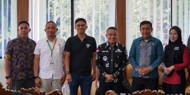 Wali Kota Palu Terima Kunjungan  Kepala Kantor Cabang Kalla Toyota Juanda, Bahas Pembangunan Tugu Adipura