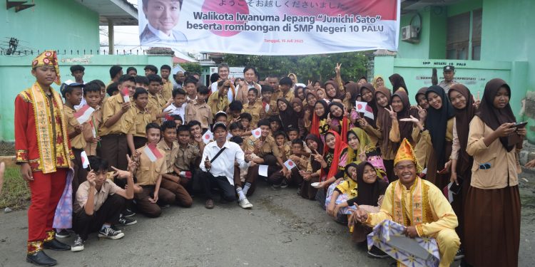 SMP Negeri 10 Palu Sambut Kunjungan Wali Kota Iwanuma Jepang