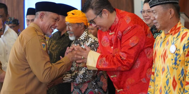 Asisten I Setda Kota Palu Lantik Pengurus FPK Periode 2025-2029