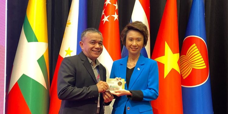 Hadiri Forum Kepala Daerah Se-Asean, Wali Kota Palu dan Wali Kota Distrik Barat Daya Singapura Jalan Kerjasama Intensif