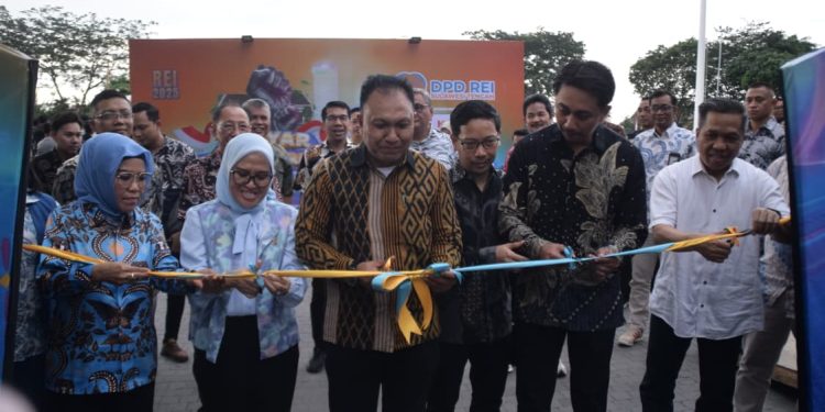 Sekda Kota Palu Membuka Expo Gebyar Rumah Merdeka 2025