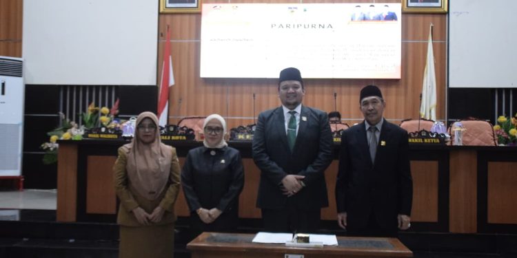 Pemkot dan DPRD Kota Palu Setujui dan Teken Ranperda Tata Cara PJUT