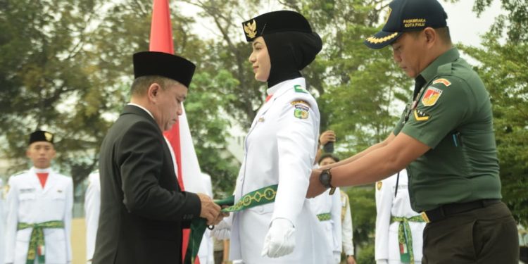 Wali Kota Kukuhkan 54 Anggota Paskibraka Kota Palu Tahun 2025