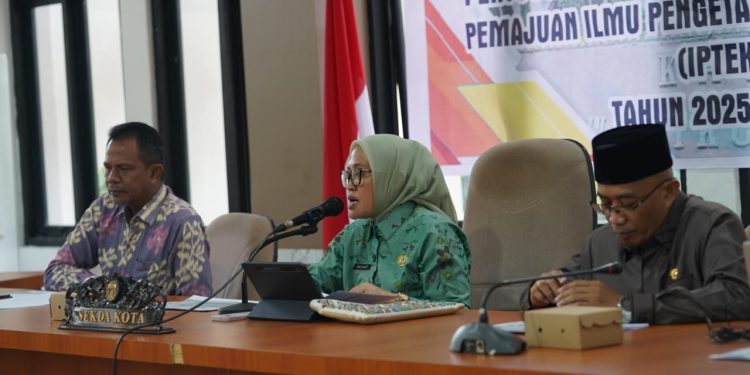 Sekda Irmayanti Membuka Seminar Rencana Induk dan Peta Jalan IPTEK