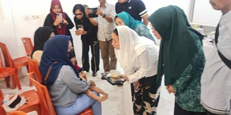 Wawali Palu Hadiri PMT Cegah Stunting di Kelurahan Pantoloan