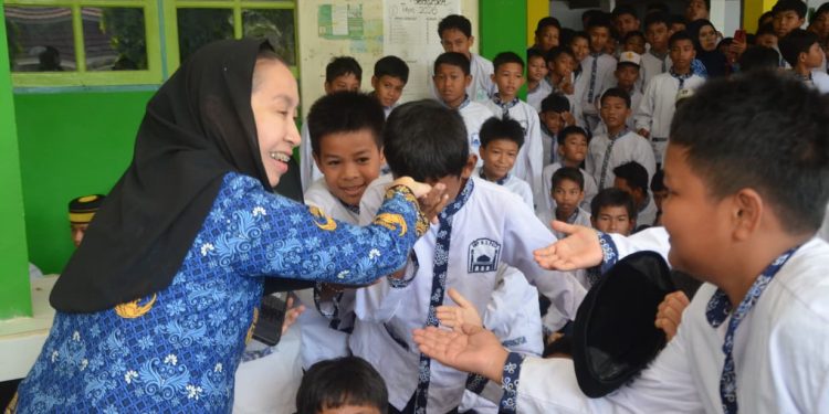 Tinjau Pelaksanaan Program Bina Imtaq, Wawali Imelda Kunjungi Tiga Sekolah di Kota Palu