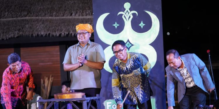 Kadis Hardi Hadiri Pembukaan Folklore Fusion Fest 2025 – Arts & Exhibition