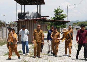 Respon Keluhan Warga, Wali Kota Palu Tinjau Sungai Layana dan Kawasan UMKM Tondo