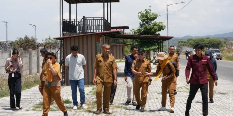 Respon Keluhan Warga, Wali Kota Palu Tinjau Sungai Layana dan Kawasan UMKM Tondo