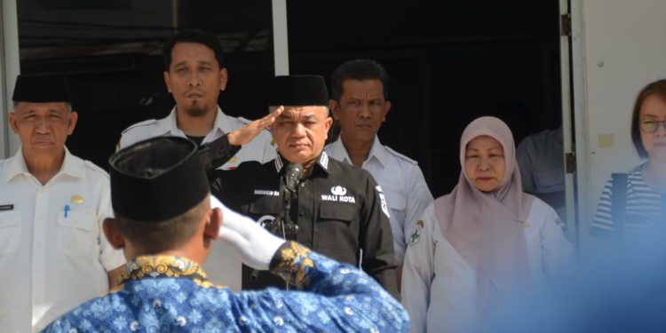 Wali Kota Palu Pimpin Upacara Persemayaman Almarhum dr. Fransi Fadli Datuk Ismail
