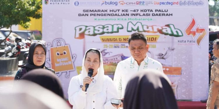 Peringatan HUT Ke-47 Kota Palu, Wawali Imelda Secara Resmi Membuka Pasar Murah