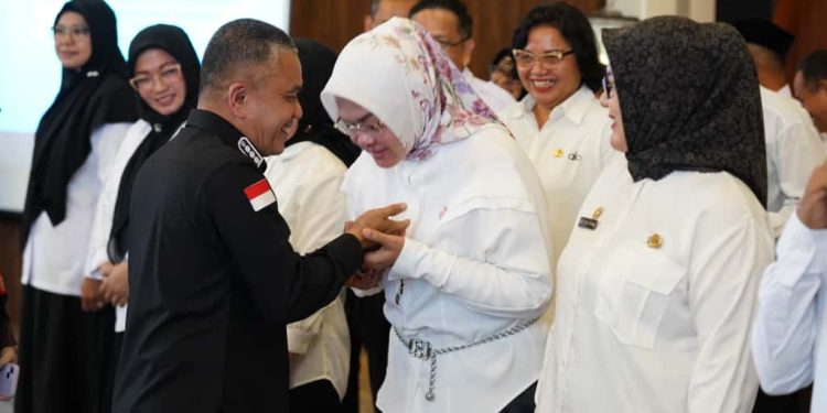 Wali Kota Secara Resmi Melantik Tim Pembina Posyandu Kota Palu Masa Bakti 2025-2030
