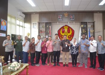 Wawali Imelda Hadiri Rapat Bersama Rektor Untad, Bahas Penertiban UMKM di Lokasi Kampus