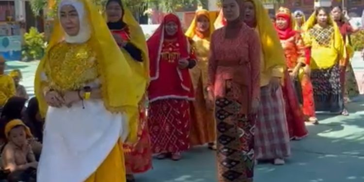 Peringatan Hari Sumpah Pemuda 2025, SDN Lasoani Gelar Upacara Hingga Lomba