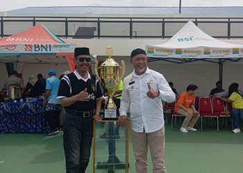 Asisten I Setda Kota Palu Hadiri Pembukaan Pembukaan Open Turnamen Tenis Rektor Untad Cup II Tahun 2025