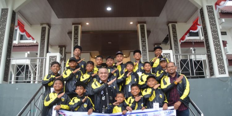 Wali Kota Palu Lepas Tim SSB Kaili Putra Pengawu Berlaga Pada Turnamen BLiSPI Youth Cup 2025