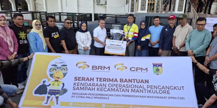 Pemkot Palu Terima Bantuan 8 Unit Kendaraan Operasional Pengangkut Sampah Dari PT. CPM