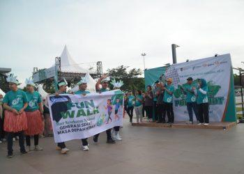 Kadis Kesehatan Kota Palu Lepas Peserta Fun Walk Festival Palu Sehat