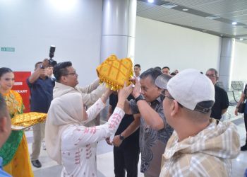 Sekda Irmayanti Sambut Kedatangan Dua Wamen di Bandara Mutiara SIS Al-Jufri Palu
