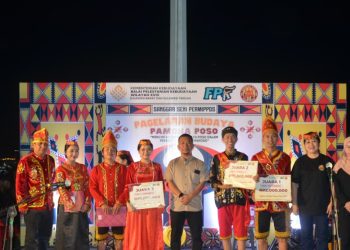 Plt. Asisten II Setda Kota Palu Tutup Kegiatan Pelestarian Budaya Pamona Poso