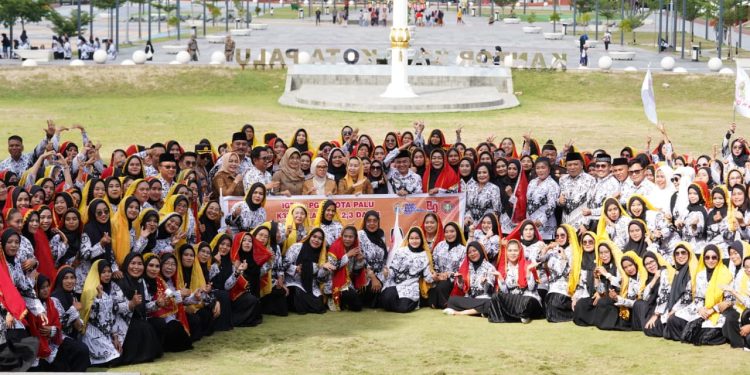 Hadianto dan Imelda Hadiri Puncak Peringatan Hari Guru Nasional 2025 dan HUT Ke-80 PGRI