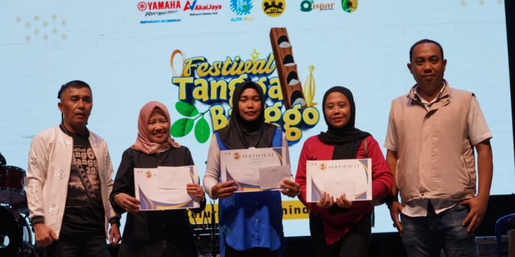 Kadis Pariwisata Kota Palu Tutup Festival Tangga Banggo