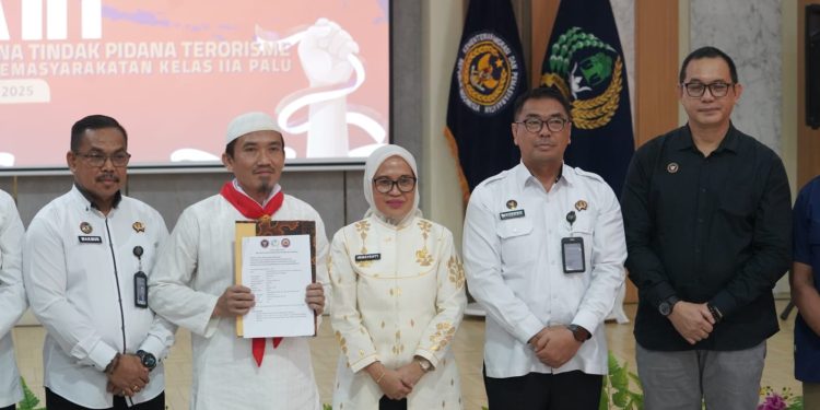 Sekda Irmayanti Hadiri Ikran Setia NKRI Napiter Lapas Kelas IIA Palu