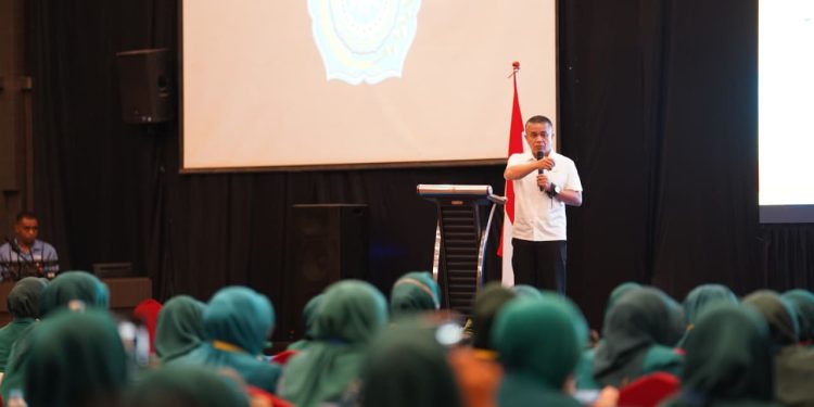 Wali Kota Minta TP-PKK Kota Palu Berperan Aktif dan Berpartisipasi Pada Program Sekolah Khusus Keluarga