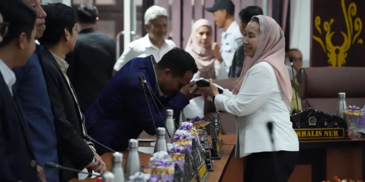 Wawali Imelda Apresiasi Kepada Banmus DPRD Kota Palu Pada Rapat Paripurna
