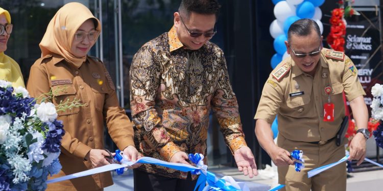 Asisten III Setda Kota Palu Hadiri Peresmian Dealer Mobil Chery